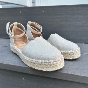 Like New Joie Cruz Natural Silver
Shimmer Ankle Strap Espadrille Platforms-
6.5